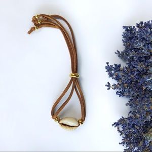 Suede Shell bracelet 🐚